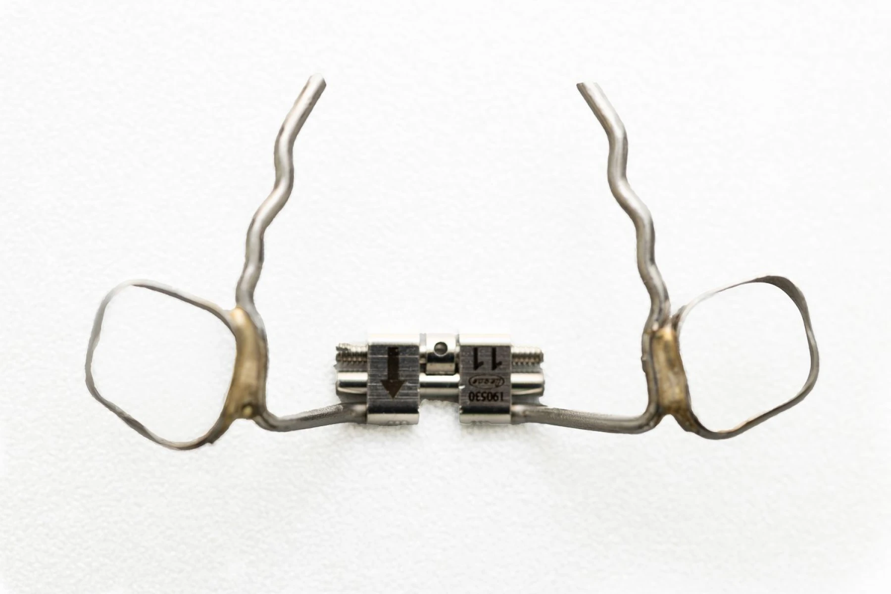 disjoncteur-alignement-dents-orthodontie-meylan